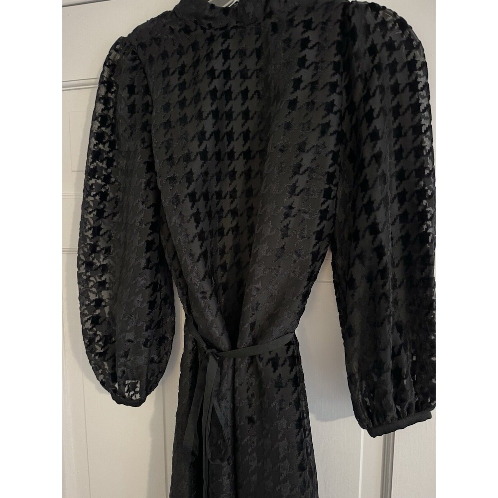 Ann Taylor — Petite Houndstooth Mock Neck Shift Dress, Size 2 - Picture 2 of 9